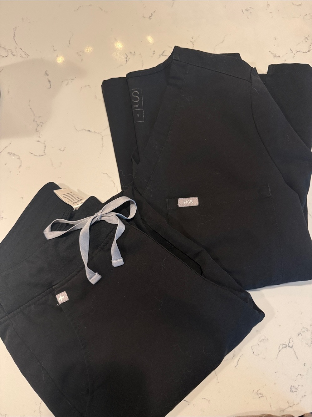 FIGS Catarina v neck and Zamora joggers